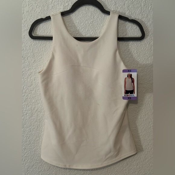 32 Cool Tops - 32 degree cool - built in bra w/ padding size XS